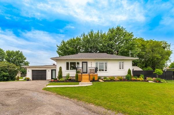 house — 222 Rue Jean-Talon, Saint-Jean-sur-Richelieu