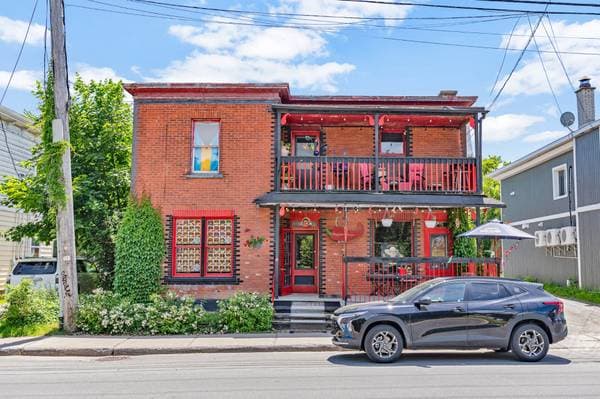 plex — 26Z -26BZ Rue St-Jean-Baptiste E., Rigaud