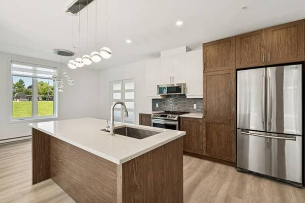 79 Av. Elm #105, Beaconsfield — photo 2