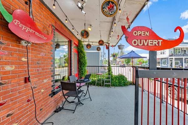 26 -26B Rue St-Jean-Baptiste E., Rigaud — photo 2