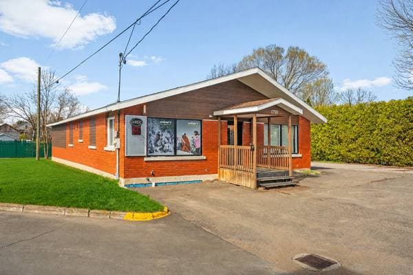 commercial — 1750 Av. des Hirondelles, Bécancour
