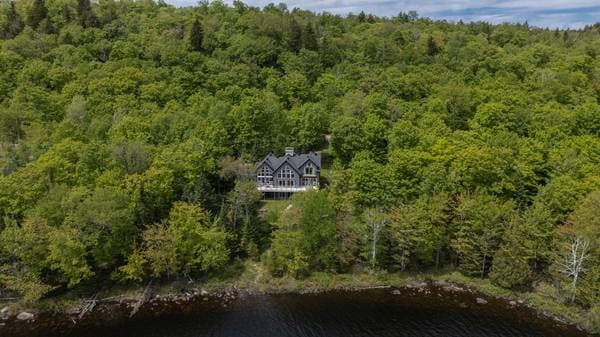 house — 650 Ch. des Lacs, Wentworth