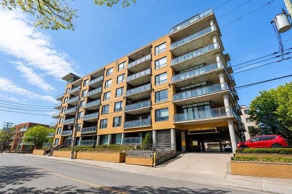 cottage — 795 Ch. du Bord-du-Lac-Lakeshore #110, Dorval