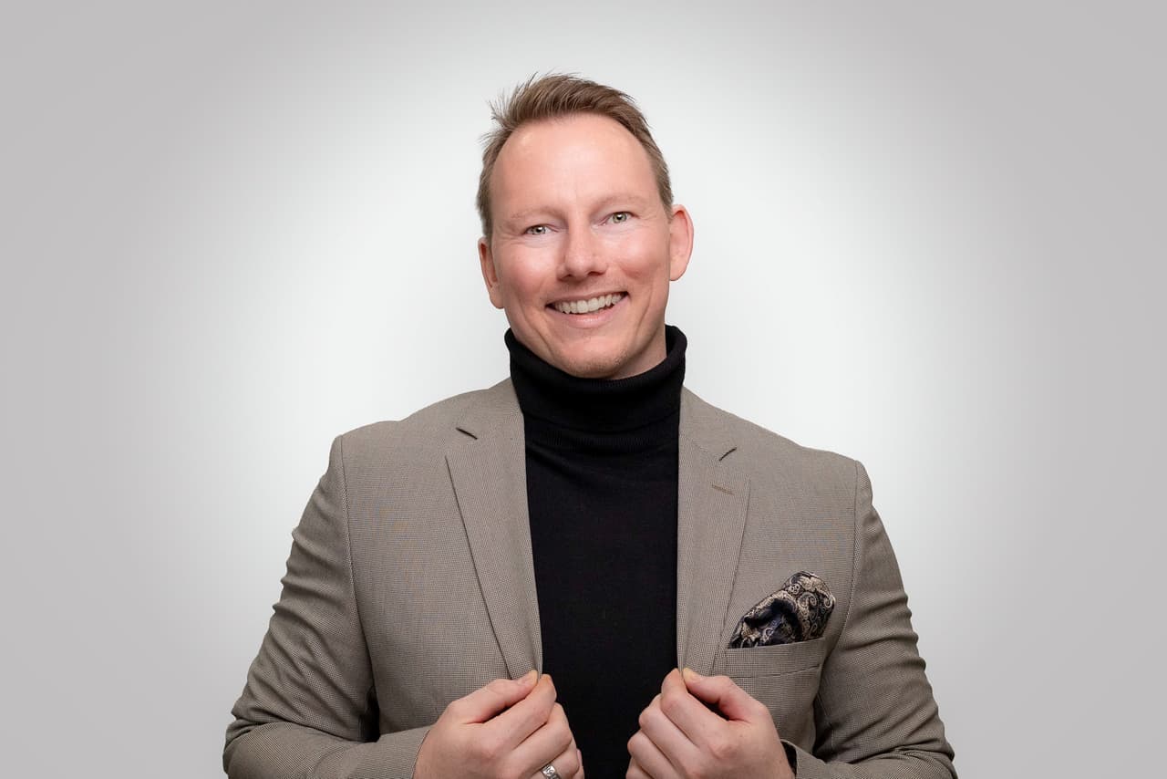 Jonathan Ehrlick, residential real estate broker