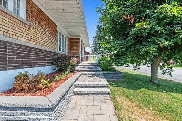 6 Rue des Lilas, Saint-Jean-sur-Richelieu — photo 4